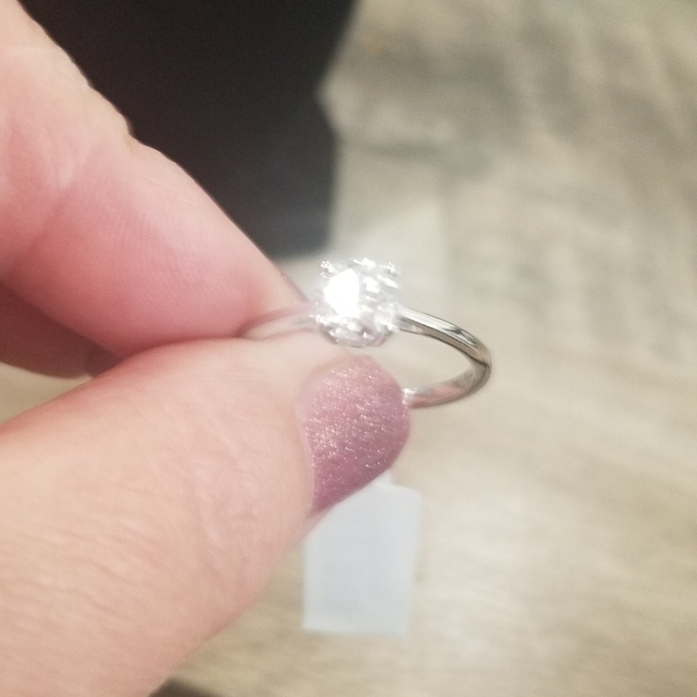 Moissanite Solitaire Ring Size 8 - image 4